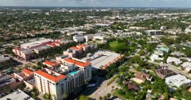 İnsansız hava aracı videosu Mizner Park Boca Raton Florida 4k