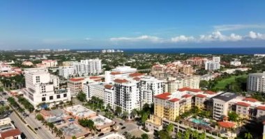 Boca Raton FL 'in lüks apartman daireleri.