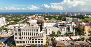 Şehir merkezindeki Boca Raton FL 'in insansız hava aracı video kaydı.