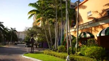 Plaza Real South Boca Raton FL 4k hareket video sanat heykeli