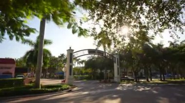 Giriş Sanborn Meydanı Boca Raton FL