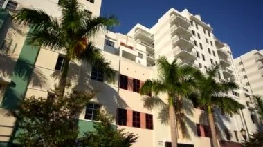 Motion video modern apartman daireleri Boca Raton FL bina