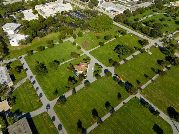 Hřbitov Hroby Postřílenými Vzdušným Dronem — Stock fotografie