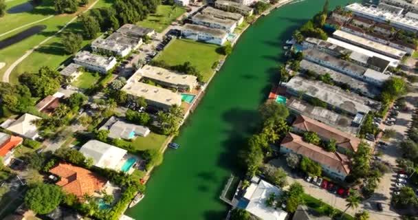 Flygfoto Med Drönare Miami Beach Lägenheter Och Semesterbostäder — Stockvideo