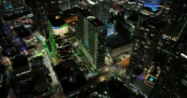 Gece görüntüleri Brickell Miami 4k