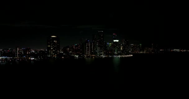 Brickell Körfezi Ndeki Hava Aracı Miami Şehir Merkezinin Gece Görüşünde — Stok video