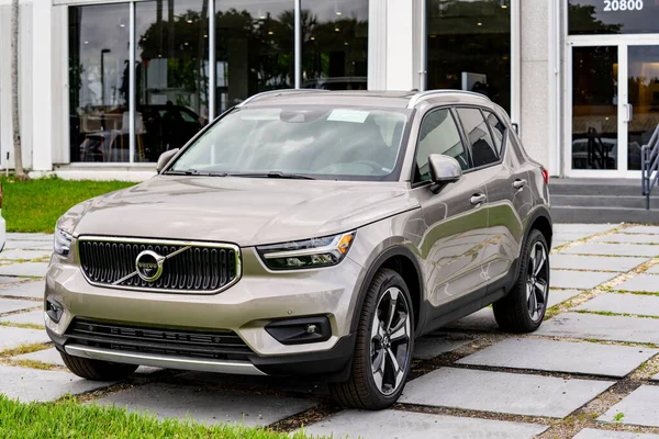 Brand New Volvo Suv Dealership — Stockfoto