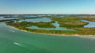 Hava Filosu Çekim Noktası Tucker Koyu Fort Pierce Körfezi Eyalet Parkı 4k