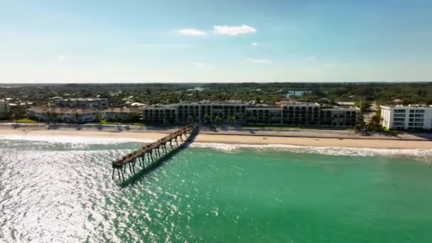 Vero Beach Flに空撮コンドミニアムとリゾート — ストック動画