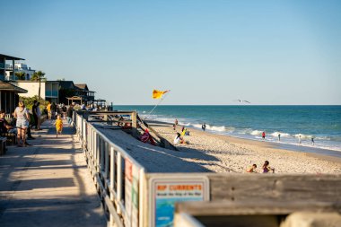 Vero Beach FL 'de sarı uyarı bayrağı