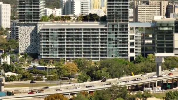 迈阿密的交通拥堵 Dolphin高速公路的无人驾驶飞机视频 — 图库视频影像