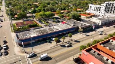 8. caddedeki hava video alışveriş merkezi Calle Ocho Miami