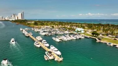 Miami 'de lüks yatlar 4K insansız hava aracı görüntüleri