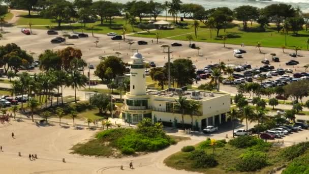 Antena Paralaje Vídeo Haulover Beach Miami Salvavidas Estación Central Faro — Vídeos de Stock