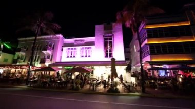 Miami Beach, FL, ABD - 4 Şubat 2022: Miami FL 4k 'de okyanus manzaralı oteller