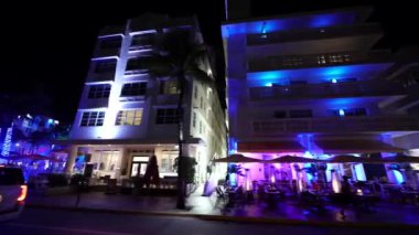 Miami Beach, FL, ABD - 4 Şubat 2022: Dünya çapında seyahat yasakları kaldırıldıktan sonra Miami 'ye turizm