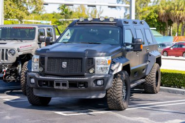 Miami, FL, ABD - 5 Şubat 2022: ABD yapımı özel bir USSV VEHICLES fotoğrafı