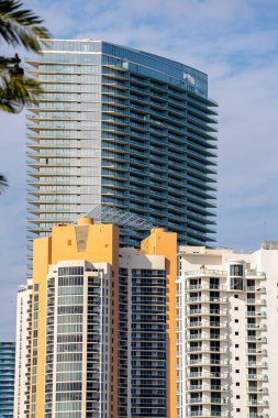 Sunny Isles Beach, FL, ABD - 5 Şubat 2022: Fotoğraf: Armani Casa Sunny Isles Sahili