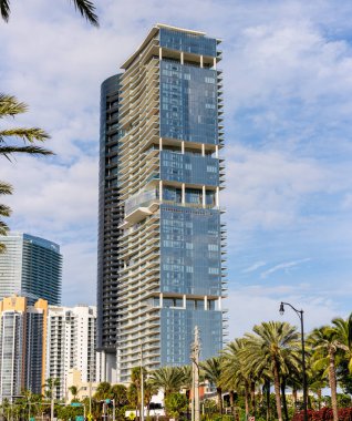 Sunny Isles Beach, FL, ABD - 5 Şubat 2022: Turnberry Ocean Club Residences