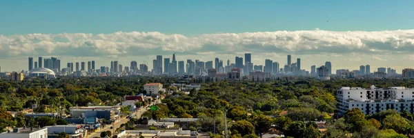 Flygdrönare Panorama Miami Beach Sunny Isles Höghus Lägenheter Sanden — Stockfoto