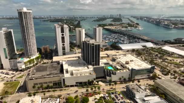Flygbana Hilton Hotel Downtown Miami Med Utsikt Över Viken Och — Stockvideo