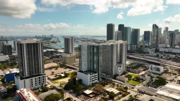 Lägenhet Byggnader Downtown Miami Usa 30Fps — Stockvideo