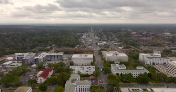 Aerial Flying Monroe Street Southbound Downtown Tallahassee — Stock Video