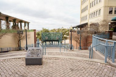 Tallahassee, FL, ABD - 18 Şubat 2022: Tallahassee şehir merkezi Steve Meisburg Amfitiyatrosu