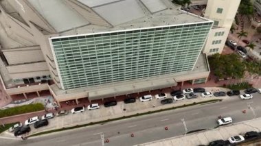 Miami Sahne Sanatları için Adrienne Sanat Merkezi 'ndeki Ziff Bale Operası. 4k hava aracı videosu