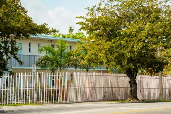 Miami Estados Unidos Marzo 2022 Edificio Cerrado Viviendas Bajos Ingresos — Foto de Stock