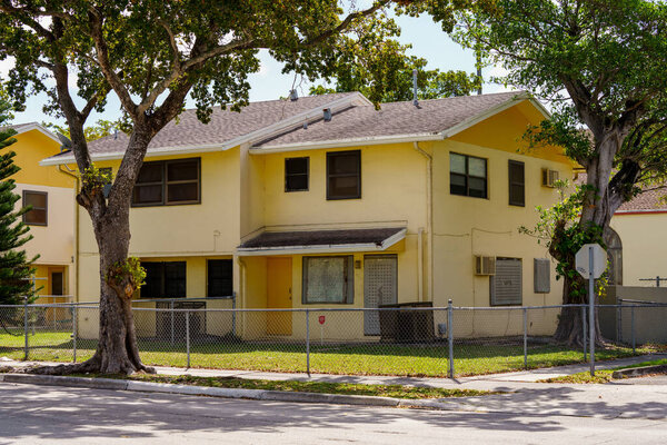 Майами, штат Флорида, США - 5 марта 2022 года: Апартаменты с низкими доходами в Overtown Майами