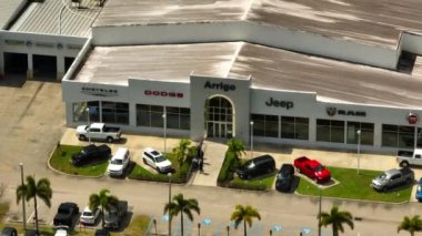 Hava yakınlaştırması Arrigo Chrysler Dodge Jeep Ram Fort Pierce FL 'i vurdu.