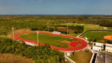 Jaguarlar 'ın St. Lucie Lisesi Havaalanı 4k 60fps.