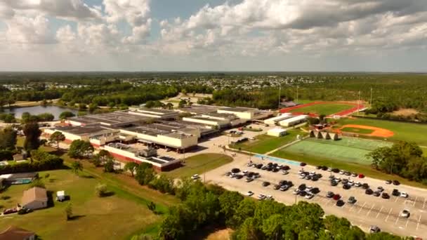 Aerial Video Port Lucie High School 60Fps – stockvideo