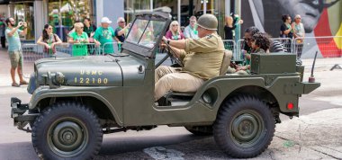 Hollywood, FL, ABD - 13 Mart 2022: 2022 St. Patrick Günü Geçit Töreni Fotoğrafları Hollywood 'un merkezinde.