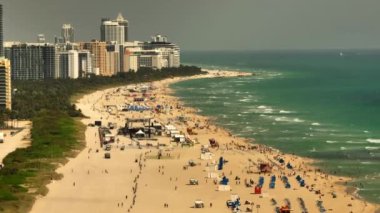  Miami Sahili 2022 Bahar Tatili telefoto 7x zoom 'a gelen turistler
