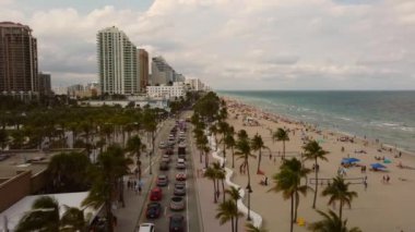  Fort Lauderdale 'de bahar tatili trafiği. 4k hava aracı videosu