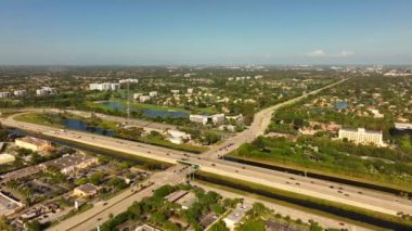 İnsansız hava aracı videosu Florida Turnpike Boca Raton FL 4k