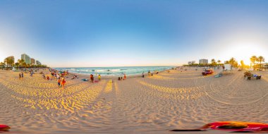 Fort Lauderdale, FL, ABD - 27 Mart 2022 vr küresel fotoğraf Fort Lauderdale Sahili 2022 bahar tatilinde