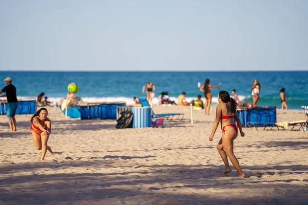 Fort Lauderdale Usa Marca 2022 Kobieta Grająca Siatkówkę Plaży — Zdjęcie stockowe