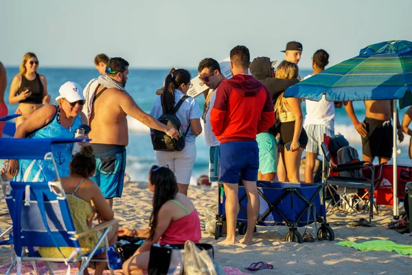 Fort Lauderdale Usa Marca 2022 Ludzie Odwiedzający Fort Lauderdale Beach — Zdjęcie stockowe