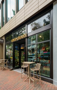 Şehirdeki restoran.