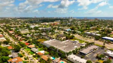 Havadan yükseliş Deerfield Sahili FL 'i kuruyor.