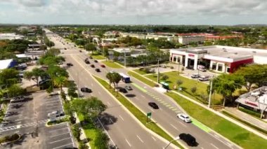 Deerfield Beach US1 'deki işletmeler. Hava aracı klibi