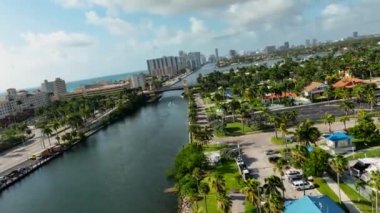 Drone Fpv, asma köprü ile Hollywood Sahili görüntüsü