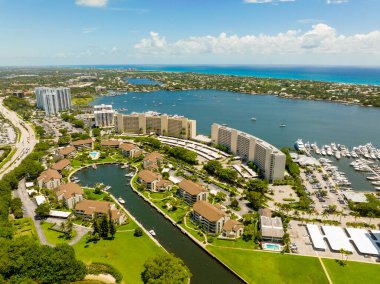 North Palm Beach Florida 'daki Eski Liman Koyu' nda hava aracı fotoğrafı.