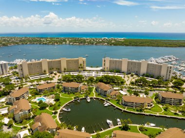 North Palm Beach Florida 'daki Eski Liman Koyu' nda hava aracı fotoğrafı.