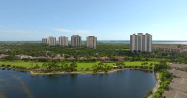 Hava aracı görüntüleri Pelican Landing 5k 'deki Koloni