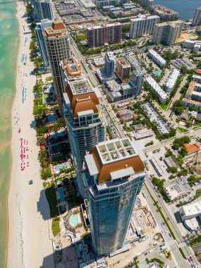 Dikey hava fotoğraf kuleleri Acqualina Konutları Sunny Isles Beach Collins Bulvarı