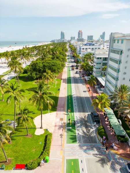 Miami Sahili Okyanus Yolu 'nun uzun dikey görüntüsü